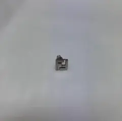 未使用級 FENDI フェンディ FFピアス メンズ 片耳 クリスタル シルバー org.jpg