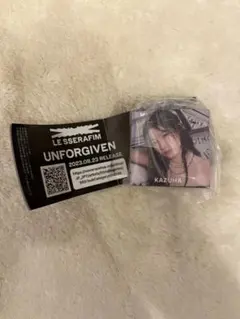 LE SSERAFIM ルセラフィム CD風アクリルチャーム ガチャ カズハ