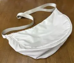 UNIQLO C レザータッチラウンドショルダーバッグ