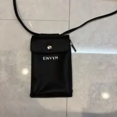 ENVYM ブラック スマホショルダーバッグ