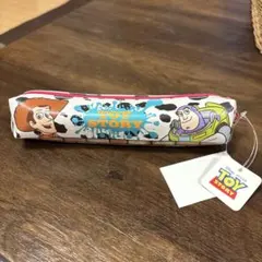 新品　トイ・ストーリー 筆箱 ウッディ バズ・ライトイヤー