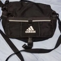 adidas 黒 ショルダーバッグ。ウエストポーチにもなる優れ物　最終値です