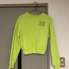 蛍光色ショート丈トレーナー