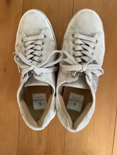 グレー スニーカー