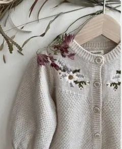 PETIT KID フラワー刺繍ニットカーディガン　70サイズ(大きめ)