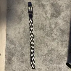 黒と白の編み込みカジュアルベルト