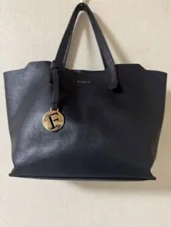 FURLA ブラック トートバッグ　ブラック