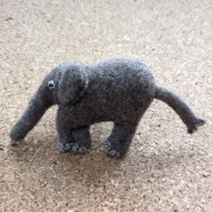 ぞう ブローチ ハンドメイド