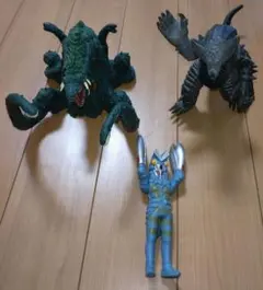 バルタン星人、ウルトラ怪獣シリーズ 2007 EXゴモラ ソフビ、ビオランテ