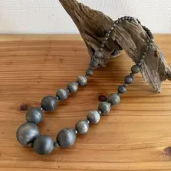 木製グレー系ビーズネックレス