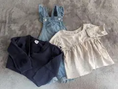 デニムオーバーオールとトップスとカーディガンのセット