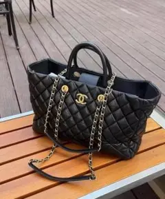 CHANEL ブラック キルティング ショルダーバッグ