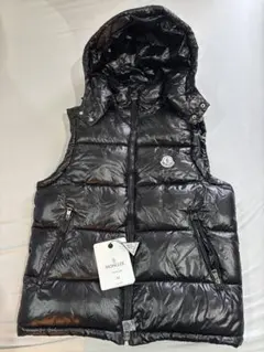 新品未使用　モンクレール　ダウンベスト