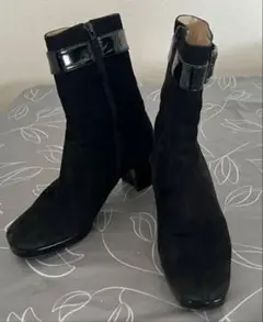 BRUNOMAGRI ブルーノマリ黒 スエード バックル付きブーツ 中ヒール