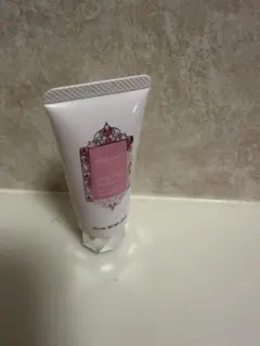 ハンドクリーム　ストロベリー＆ティーの香り　ハンドクリーム