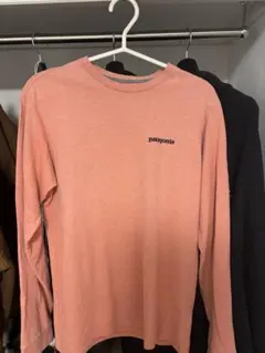 patagonia XS ピンク 長袖カットソー
