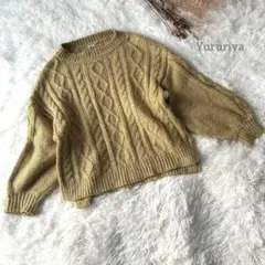 ユルリヤ✳︎長袖セーター　アルパカ　羊　カラー　可愛い　丸襟　冬　ケーブル