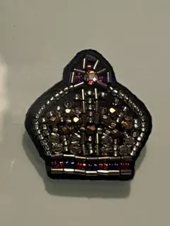 ⭕️ ビーズ刺繍 王冠デザイン クラウン ブローチ made in Japan