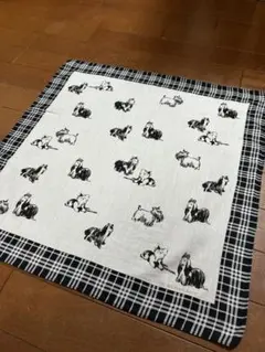 BURBERRY 犬柄 ハンカチ　チェック