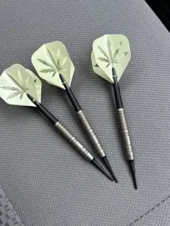 葉っぱ柄ダーツ 3本セット