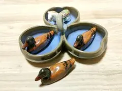 三つ葉型陶器皿と可愛い箸置き