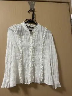 ZARA フリル付きホワイト長袖シャツ