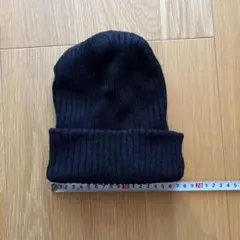 黒いリブ編みビーニー帽子