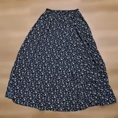 Honeys　小花柄　ブラック　ロングスカート　フレア　М