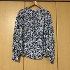 ヒューマンウーマン　花柄長袖ブラウスのサムネイル