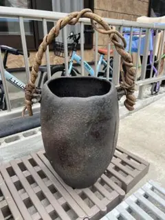 未使用】信楽焼 壺型流木傘立 陶器 傘立て 花器 つる付 職人手造り 