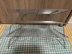 重なるケーキクーラー3層のサムネイル
