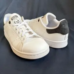 アディダス adidasスタンスミスID7281 23cm