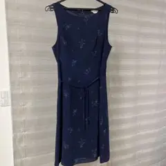 ワンピース　フォーマル　紺色　花柄　ノースリーブ　おしゃれ