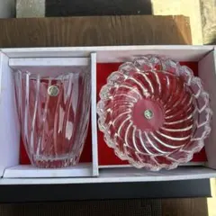 新品未使用HOYAクリスタルガラス 花瓶、灰皿 2点セット