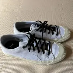Puma ホワイト スニーカー