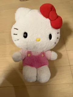 24時間以内発送】激レアレトロハローキティぬいぐるみ♡2004年 - メルカリ