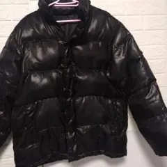 フェイクレザー　ダウンジャケット　黒
