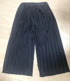 プリーツパンツ　フリーサイズ　ブラック