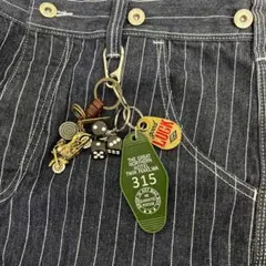 キーホルダー 4点セット ストリート アメカジ カラビナ付き y2k 懐古