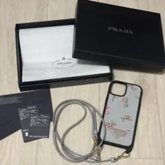 PRADA プラダ iPhone15 ケースのサムネイル