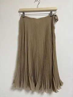 【新品未使用】Max Mara ベージュ プリーツスカートのサムネイル
