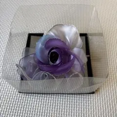 IGIN コサージュ花形ブローチ 紫とシルバー