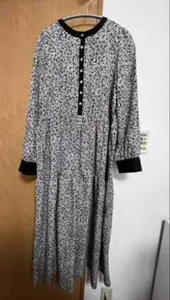 レディース ロング ワンピース 長袖 花柄　Ｍ