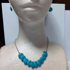 ハンドメイド、ターコイズ丸玉のネックレスとお揃いのピアス