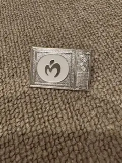 ミセス　ホワイトラウンジ　ピンズ　ピンバッジ