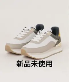 新品 MICHAEL KORS HATTIE MKロゴ入り厚底 スニーカー