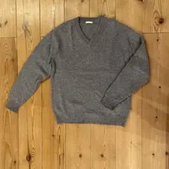 グレー　セーター　Ｖネック　S