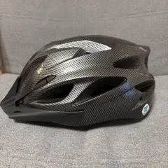 ジャンク　カーボン調 自転車用ヘルメット バイザー付き　GKHLM001