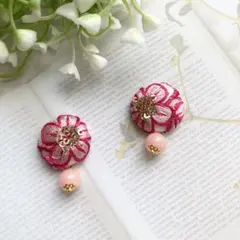 ピンク系花柄インド刺繍リボンのくるみボタンピアス 匿名配送