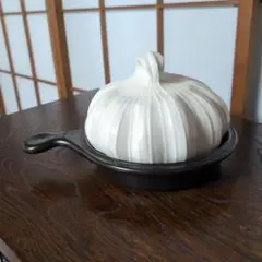 ニンニク型 陶器製蓋付きミニパン